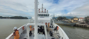 Cứu nạn kịp thời ngư dân Quảng Ngãi giữa trùng khơi hơn 200 hải lý