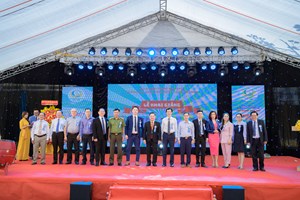 Trường Cao đẳng Công nghệ Y - Dược Việt Nam: 739 tân sinh viên nhận học bổng trị giá hàng tỷ đồng trong lễ khai giảng năm học mới