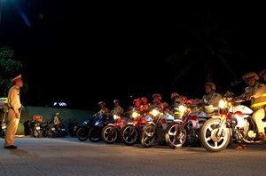 Huế ra quân cao điểm kiểm tra vi phạm nồng độ cồn, bảo đảm an toàn giao thông