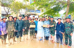 Quân khu 5 quyết liệt triển khai công tác khắc phục hậu quả mưa lũ tại Đắk Lắk