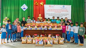 Gần 200 triệu đồng hỗ trợ học sinh và người dân vùng cao Trà Giáp