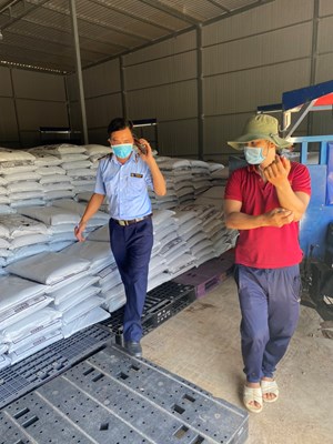 Bình Thuận: Tạm giữ 12.000kg phân bón không đảm bảo chất lượng