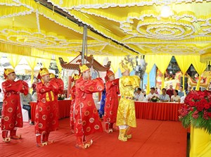 Dấu ấn văn hóa tâm linh từ lễ giỗ Thánh Mẫu Liễu Hạnh tại Đền Chợ Củi