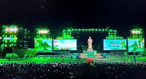 Đêm thiêng Làng Sen – triệu trái tim thành kính nhớ Người