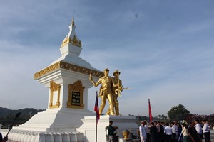 Những tượng đài  khắc ghi tình hữu nghị Việt Lào trên đất Lào