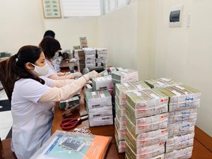 Lãi suất liên ngân hàng duy trì trên 1%