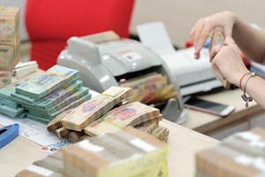 Lãi suất liên ngân hàng duy trì trên 1%