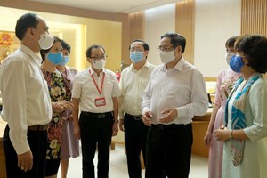 Thủ tướng Phạm Minh Chính: Tạo điều kiện thuận lợi nhất cho nghiên cứu, chuyển giao công nghệ, sản xuất vaccine phòng COVID-19