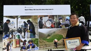 Bộ ảnh của phóng viên người H'Mông được trưng bày tại triển lãm Hà Nội