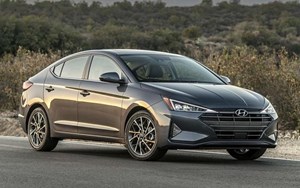 Đánh giá chi tiết Hyundai Elantra 2020: Thay đổi có đi kèm chất lượng? 