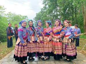 Lào Cai: Tổ chức “Tuần lễ trang phục truyền thống các dân tộc” năm 2024