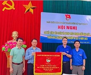 Hà Nội: Đoàn thanh niên xã Vạn Thắng được Ban chấp hành TW Đoàn tặng cờ Đơn vị xuất sắc năm 2022