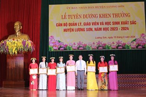 Lương Sơn khen thưởng cán bộ quản lý, giáo viên, học sinh xuất sắc năm học 2023 – 2024