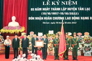 Hòa Bình: Huyện Tân Lạc kỷ niệm 65 năm ngày thành lập và đón nhận Huân chương Lao động hạng ba