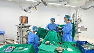 Phẫu thuật nội soi giúp người phụ nữ 73 tuổi trút bỏ mặc cảm 20 năm vì sa sinh dục