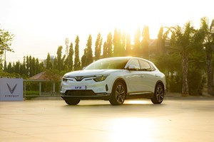 Ưu đãi mua xe 0 đồng, lãi suất cố định từ VinFast, khách Việt rủ nhau chốt VF 8 trong tháng 4