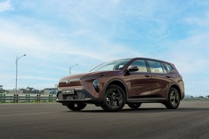 Mạnh mẽ, an toàn, tiết kiệm, VF MPV 7 hút gia đình mê du lịch
