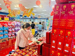 Thị trường Trung thu sôi động, nỗi lo hàng hóa kém chất lượng gia tăng