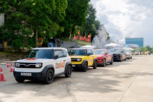 Người trẻ dễ dàng “chạm tay vào ô tô” với xe quốc dân VinFast VF 3 