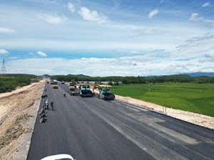 Quảng Trị: Tăng tốc thi công các công trình trọng điểm