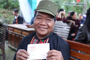 Cử tri Hà Tĩnh tham gia bỏ phiếu đạt gần 100/%