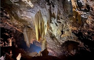 Quảng Bình: Phát hiện nhiều hang động trong vùng “vương quốc hang động”