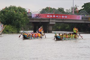 TP. Hà Tĩnh Tổ chức lễ hội đua thuyền chào mừng 132 năm ngày sinh Chủ tịch Hồ Chí Minh