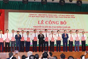 Hà Tĩnh: Công bố các quyết định về tổ chức bộ máy và đơn vị hành chính