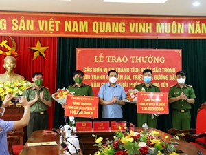 Hà Tĩnh: Trao thưởng cho lực lượng phá thành công chuyên án ma túy lớn