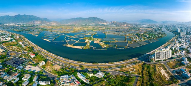 Hạ tầng tạo đ&ograve;n bẩy ph&aacute;t triển cho Nam Nha Trang Ảnh: Minh T&uacute; &nbsp;