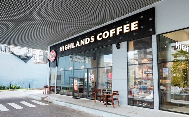 Highlands Coffee - Trung Nguy&#234;n: Đổi ng&#244;i vị tr&#234;n thị trường đồ uống Việt - Ảnh 1