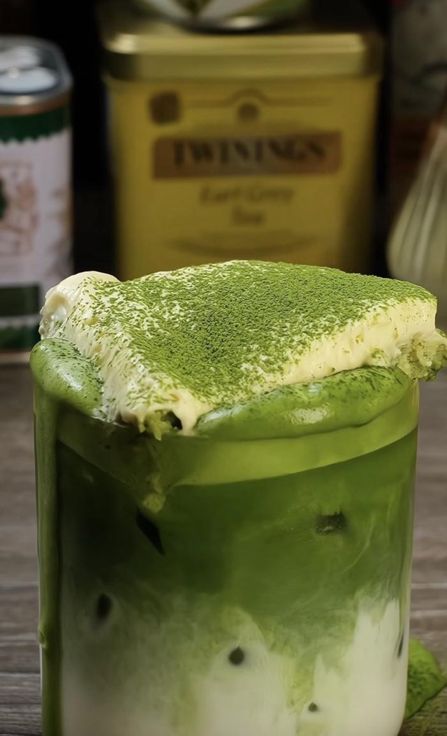 Ly tiramisu matcha latte của qu&aacute;n