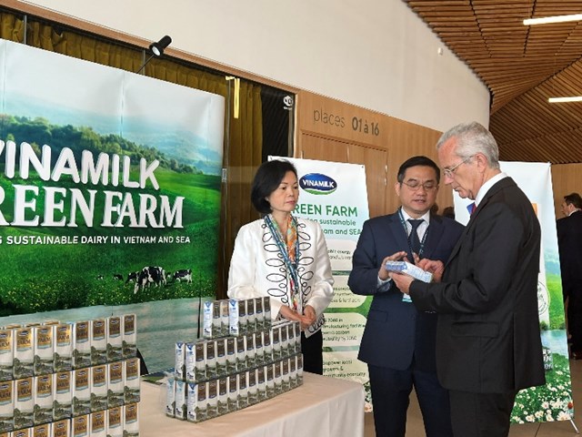 Vinamilk c&#243; sản phẩm sữa tươi đầu ti&#234;n tr&#234;n thế giới được chứng nhận từ tổ chức Clean Label Project của Mỹ - Ảnh 1