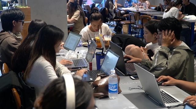 Tái định nghĩa không gian F&amp;B: Xu hướng "cà phê im lặng" - Ảnh 1