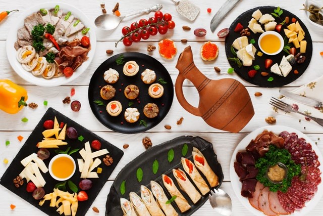 Điều gì sẽ dẫn dắt thị trường F&amp;B Việt Nam trong năm 2026? - Ảnh 1