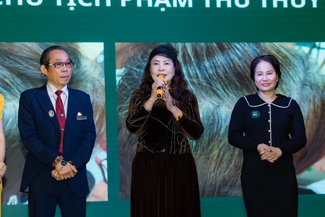 Kh&aacute;ch h&agrave;ng chia sẻ tại sự kiện&nbsp; &nbsp;