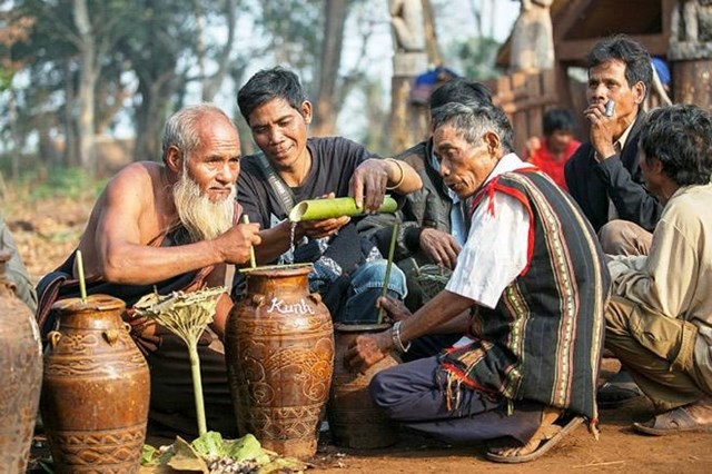 Rượu cần &ndash; n&eacute;t văn h&oacute;a đặc trưng của người T&acirc;y Nguy&ecirc;n