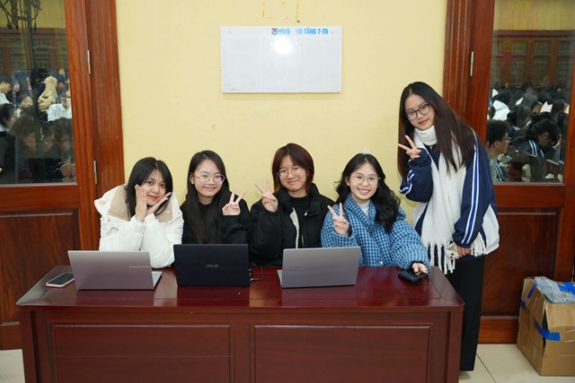 Tạp chí Biển Việt Nam kết nối sinh viên với nhiệm vụ bảo vệ chủ quyền biển, đảo trong kỷ nguyên số - Ảnh 3