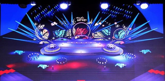 Chương tr&igrave;nh được d&agrave;n dựng với việc ứng dụng đồng bộ c&aacute;c c&ocirc;ng nghệ tr&igrave;nh diễn v&agrave; truyền h&igrave;nh hiện đại. &nbsp;