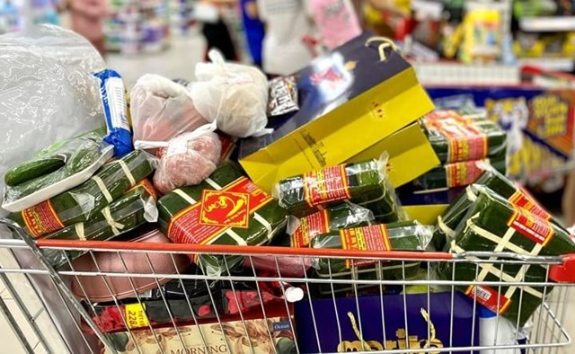 Văn h&oacute;a ti&ecirc;u d&ugrave;ng ng&agrave;y Tết trong thời đại số. &nbsp;