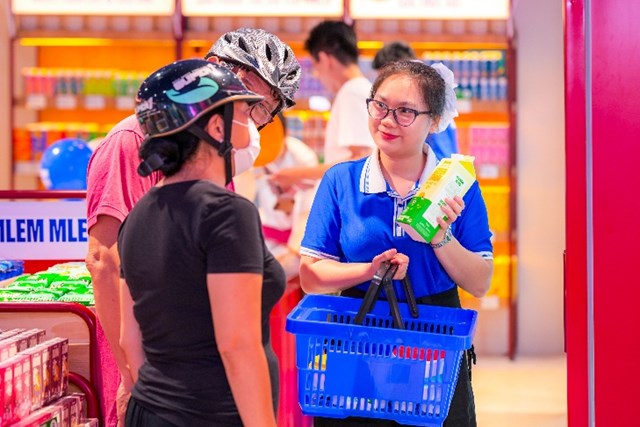 &ldquo;&Ocirc;ng lớn&rdquo; ng&agrave;nh sữa Việt Nam giữ vững thị trường nội địa, đạt doanh thu cao nhất lịch sử. Ảnh: Vi Nam &nbsp;