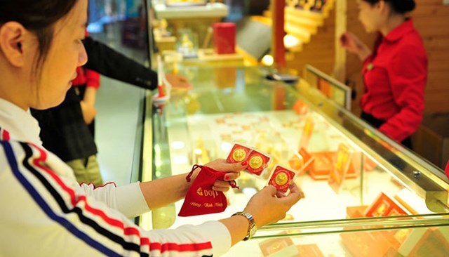Những lưu &#253; khi mua v&#224;ng trong ng&#224;y v&#237;a Thần t&#224;i - Ảnh 1