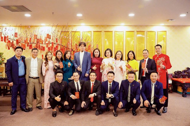 Royal Distribution tưng bừng khai Xu&#226;n 2025  - Ảnh 1