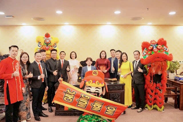 Royal Distribution tưng bừng khai Xu&#226;n 2025  - Ảnh 2
