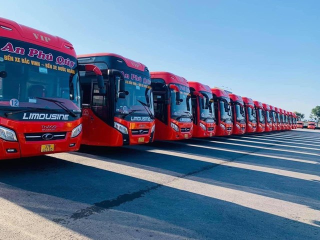 Khan hiếm vé tàu xe: Nỗi lo thường niên của người dân xa quê - Ảnh 2