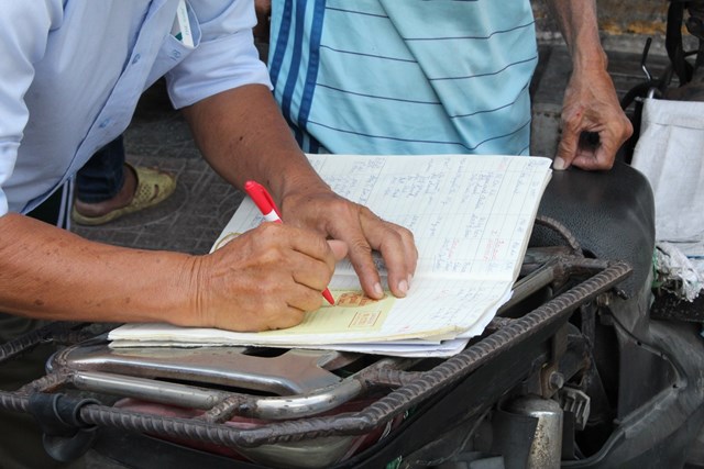 Mọi khoản đ&oacute;ng g&oacute;p đều được lập phiếu thu v&agrave; ghi nhận trong sổ của qu&aacute;n.