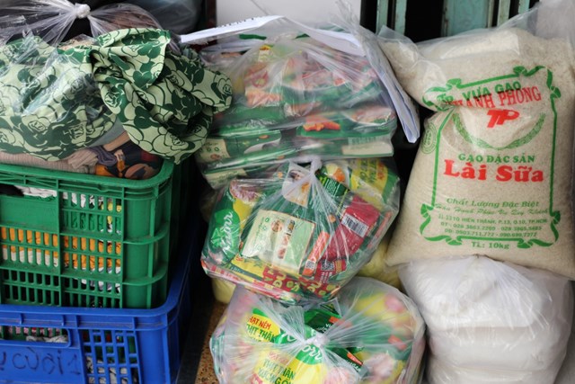 Ấm áp những phần ăn 2.000 đồng giữa lòng TP. Hồ Chí Minh - Ảnh 1