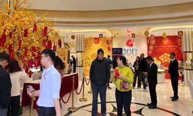 Kh&#244;ng kh&#237; s&#244;i động tại lễ hội v&#224;ng DOJI dịp thần t&#224;i - Ảnh 2