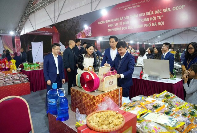 Chương tr&igrave;nh &ldquo;Kh&ocirc;ng gian quảng b&aacute; sản phẩm ti&ecirc;u biểu, đặc sản, OCOP phục vụ Tết B&iacute;nh Ngọ &ndash; Xu&acirc;n Đo&agrave;n Kết&rdquo;&nbsp; hứa hẹn sẽ trở th&agrave;nh điểm đến hấp dẫn, mang đến trải nghiệm mua sắm tiện lợi, phong ph&uacute; v&agrave; đầy sắc xu&acirc;n.
