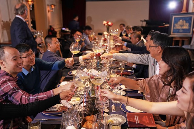 Tiệc tất niên tạo lực đẩy cho thị trường F&amp;B TP. Hồ Chí Minh dịp cận Tết - Ảnh 1